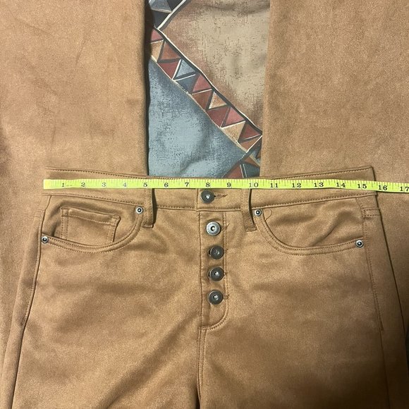 ๐ธ SOFIA MELISA HIGH RISE FAUX SUEDE FLARE JEANS BROWN ๐ธ - Picture 4 of 6